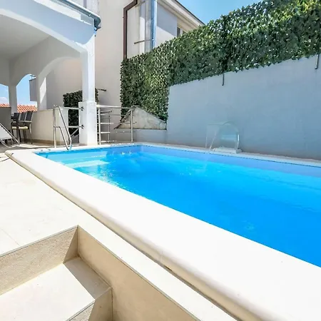 House Capitan House Ii روغوزنيكا