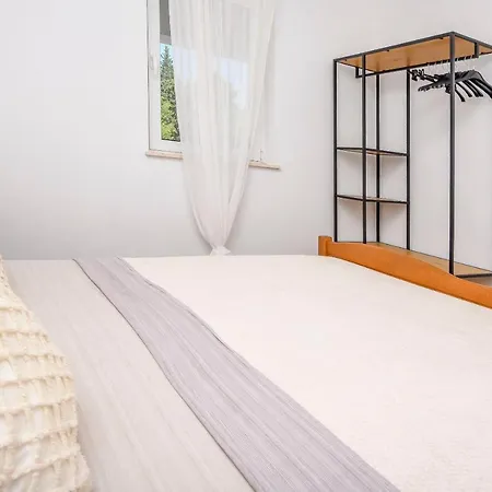 House Capitan House Ii * روغوزنيكا